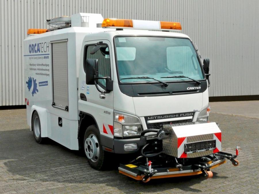 Mitsubishi Fuso Canter Guts Road Service '2002